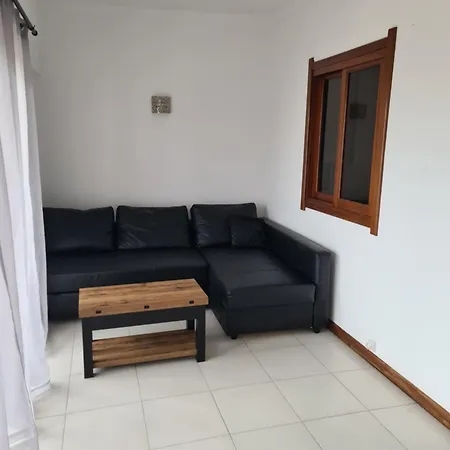 1 Bedroomed - Ocean View - Oura - Apartamento