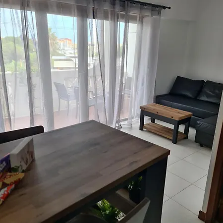 1 Bedroomed - Ocean View - Oura -