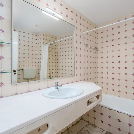 1 Bedroomed - Ocean View - Oura - Apartment *