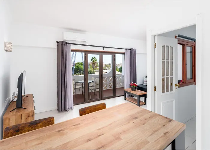 1 Bedroomed - Ocean View - Oura - *