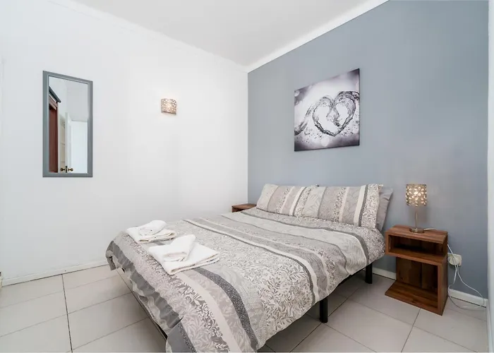 1 Bedroomed - Ocean View - Oura -