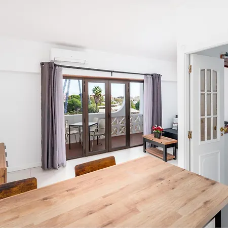 1 Bedroomed - Ocean View - Oura - *
